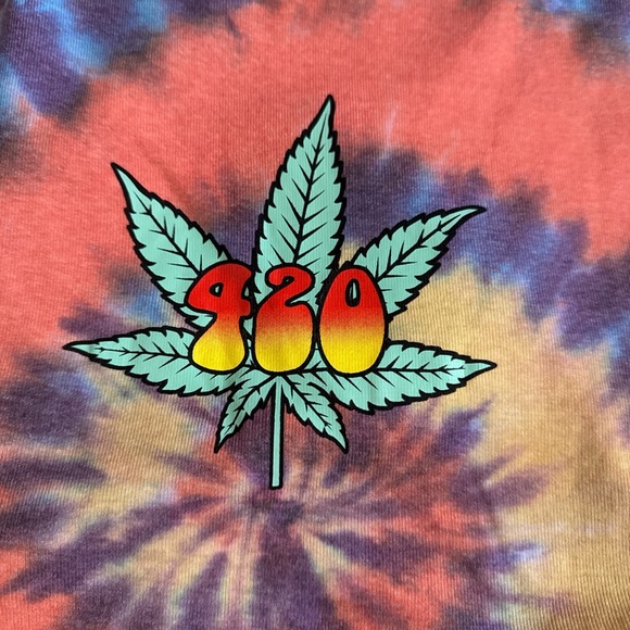 Dolls Kill 420 tie dye crop top Medium - Picture 4 of 4